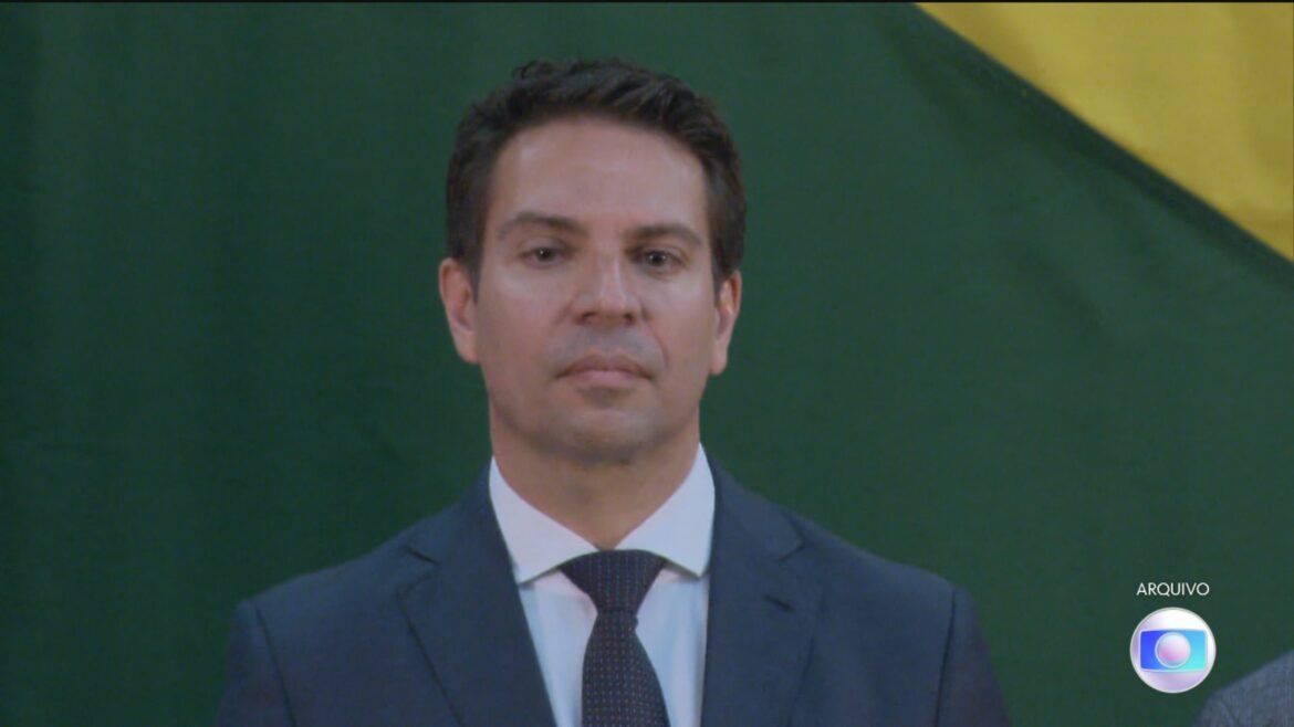 nome-de-alexandre-ramagem-aparece-em-lista-de-bicheiro-adilsinho;-ex-deputado-e-investigado