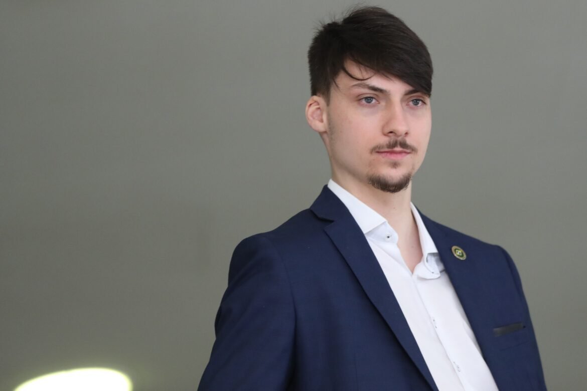 jair-renan-bolsonaro-anuncia-pre-candidatura-a-deputado-federal-por-sc