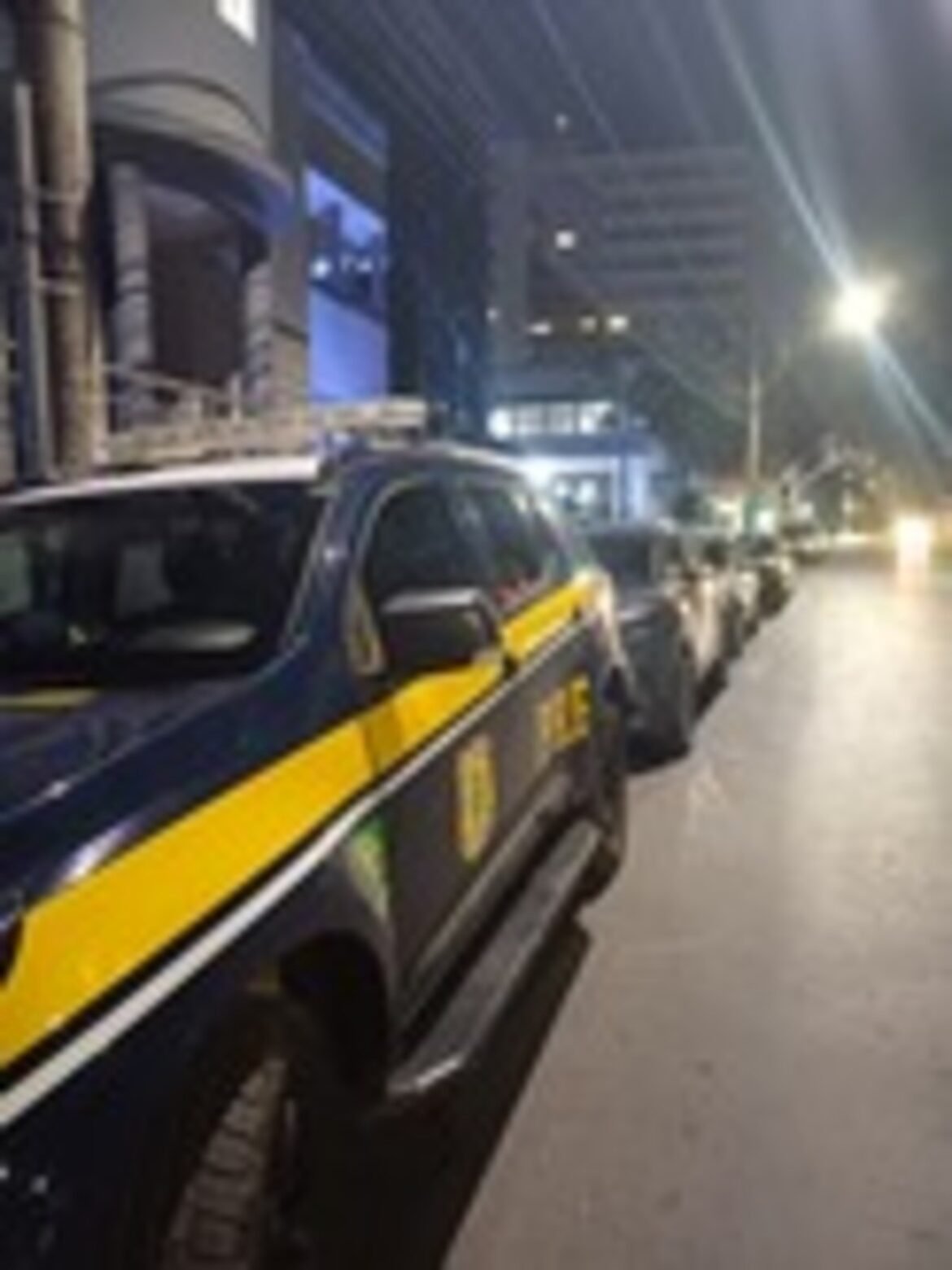 prf-faz-escolta-de-gravida-em-trabalho-de-parto-ate-hospital-de-montes-claros-apos-pedido-de-ajuda-na-br-251