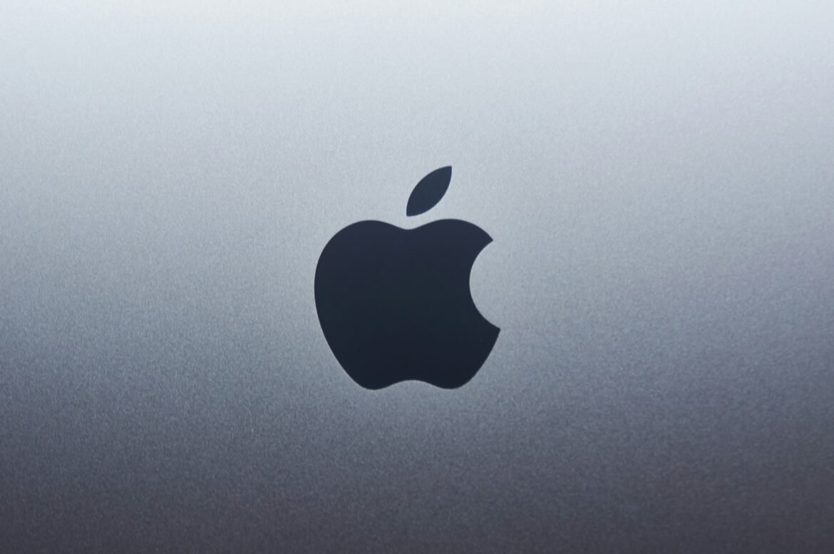 apple-anuncia-investimento-bilionario-em-chips-|-g1