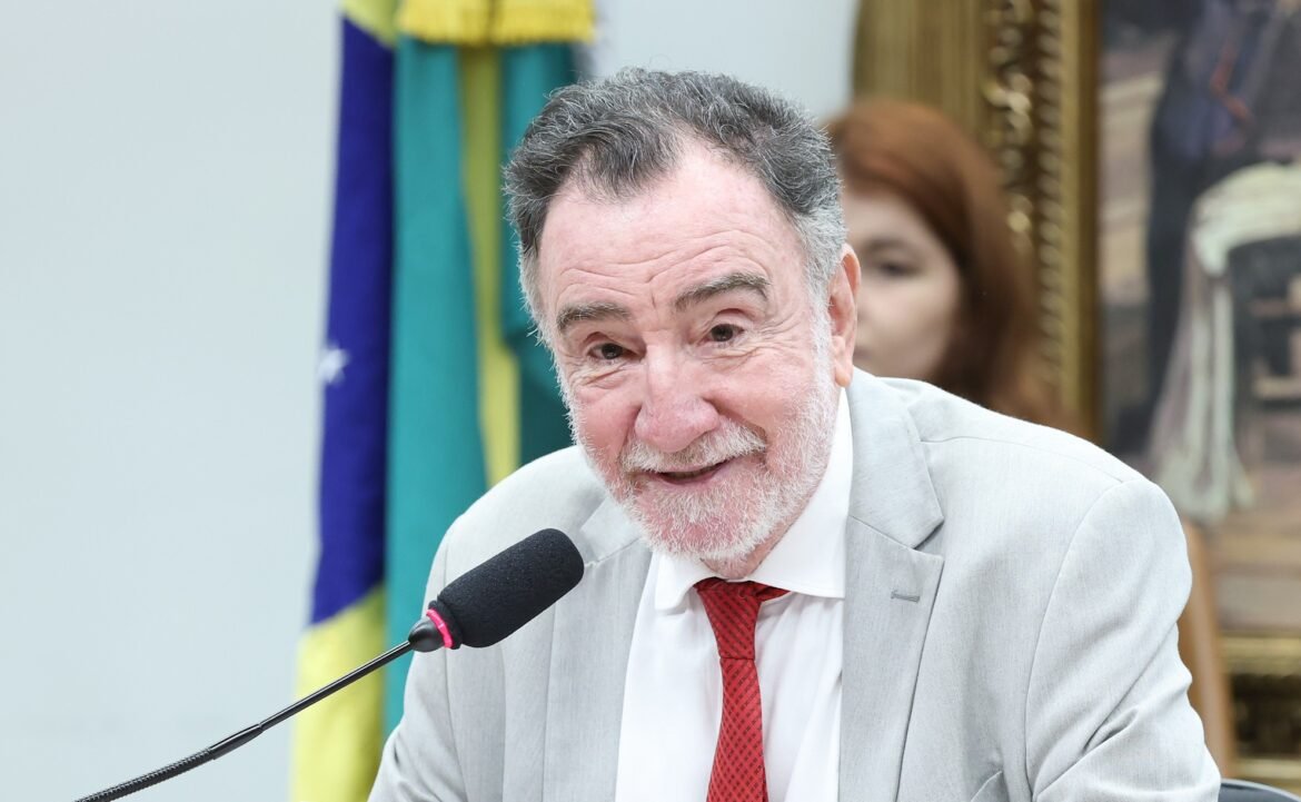 para-ter-palanque-no-2o-maior-colegio-eleitoral,-lula-pode-escolher-patrus-ananias-como-candidato-ao-governo-de-mg