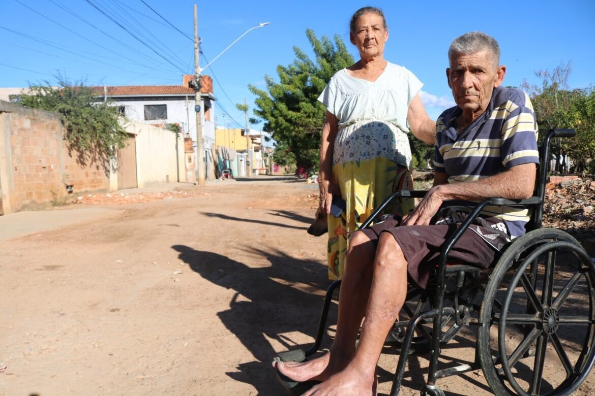 asfalto-e-drenagem-chegam-ao-bairro-maria-candida,-em-montes-claros