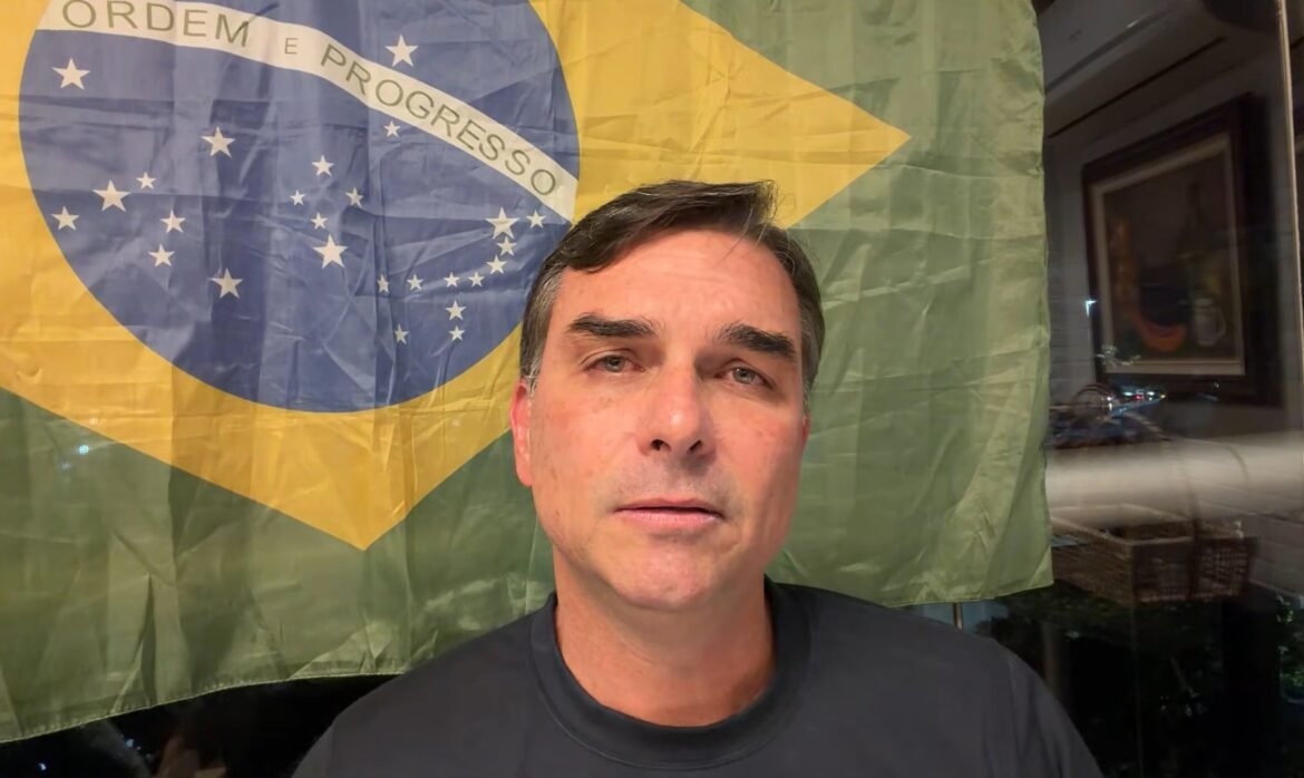 flavio-diz-que-carta-de-bolsonaro-foi-o-quinto-recado-publico-do-pai-e-acusa-moraes-de-interferir-na-eleicao