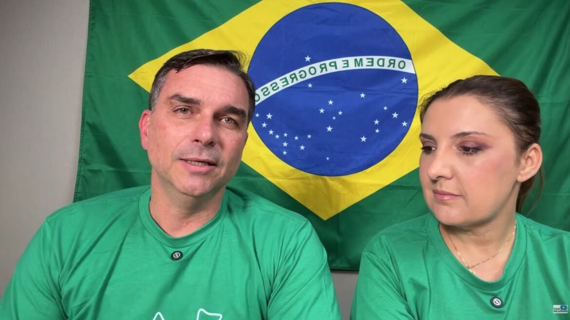 ‘defender-mulher-e-pauta-de-direita’,-diz-flavio-bolsonaro-ao-anunciar-propostas-para-mulheres