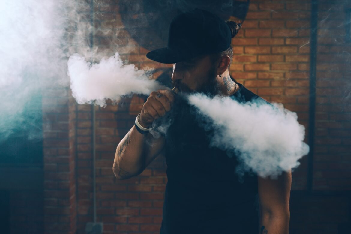 vapes-sao-tao-prejudiciais-para-pratica-de-exercicio-fisico-quanto-cigarros-convencionais;-veja-os-efeitos-na-saude