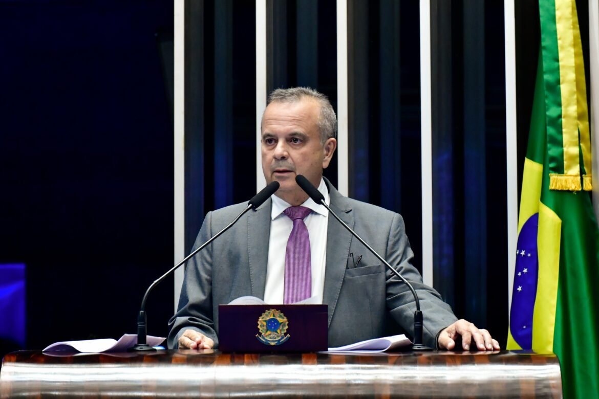 ‘silenciamento-politico’,-diz-coordenador-de-pre-campanha-de-flavio-sobre-decisao-de-moraes-que-amplia-restricoes-contra-bolsonaro