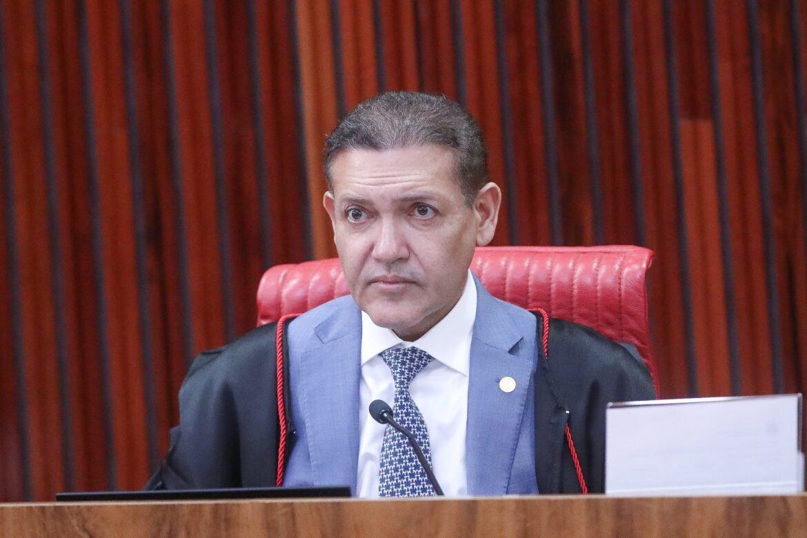 nunes-marques-sera-relator-no-tse-de-representacao-sobre-suposta-rede-de-perfis-contra-flavio-bolsonaro