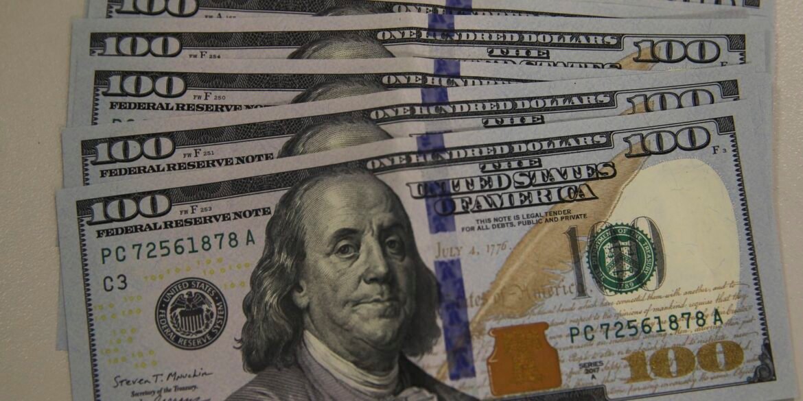 dolar-cai-para-r$-5,08,-e-bolsa-recua-pela-quarta-vez-consecutiva