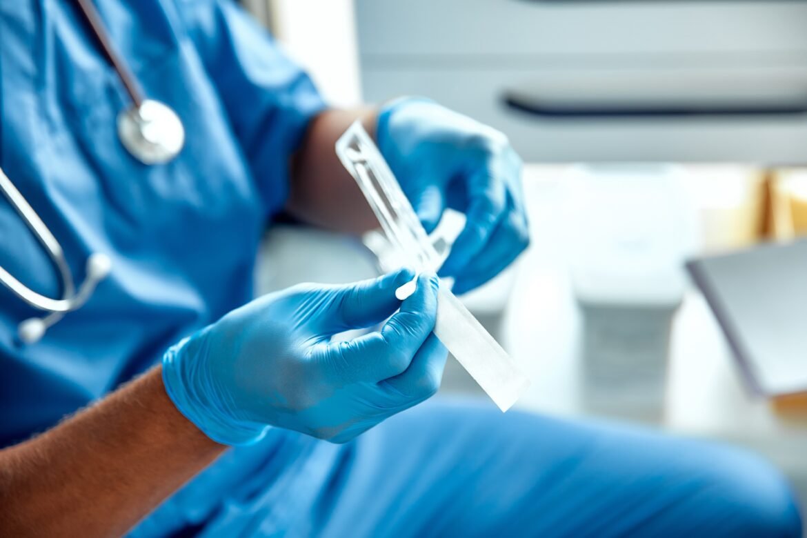 cientistas-da-usp-criam-teste-que-detecta-superbacteria-em-6-horas-e-encurta-o-diagnostico-em-ate-tres-dias