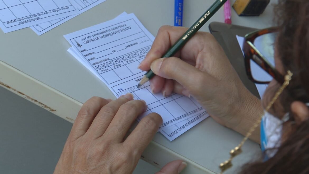 cgu-suspende-oito-servidores-que-registram-e-usaram-certificado-falso-de-vacina-da-covid