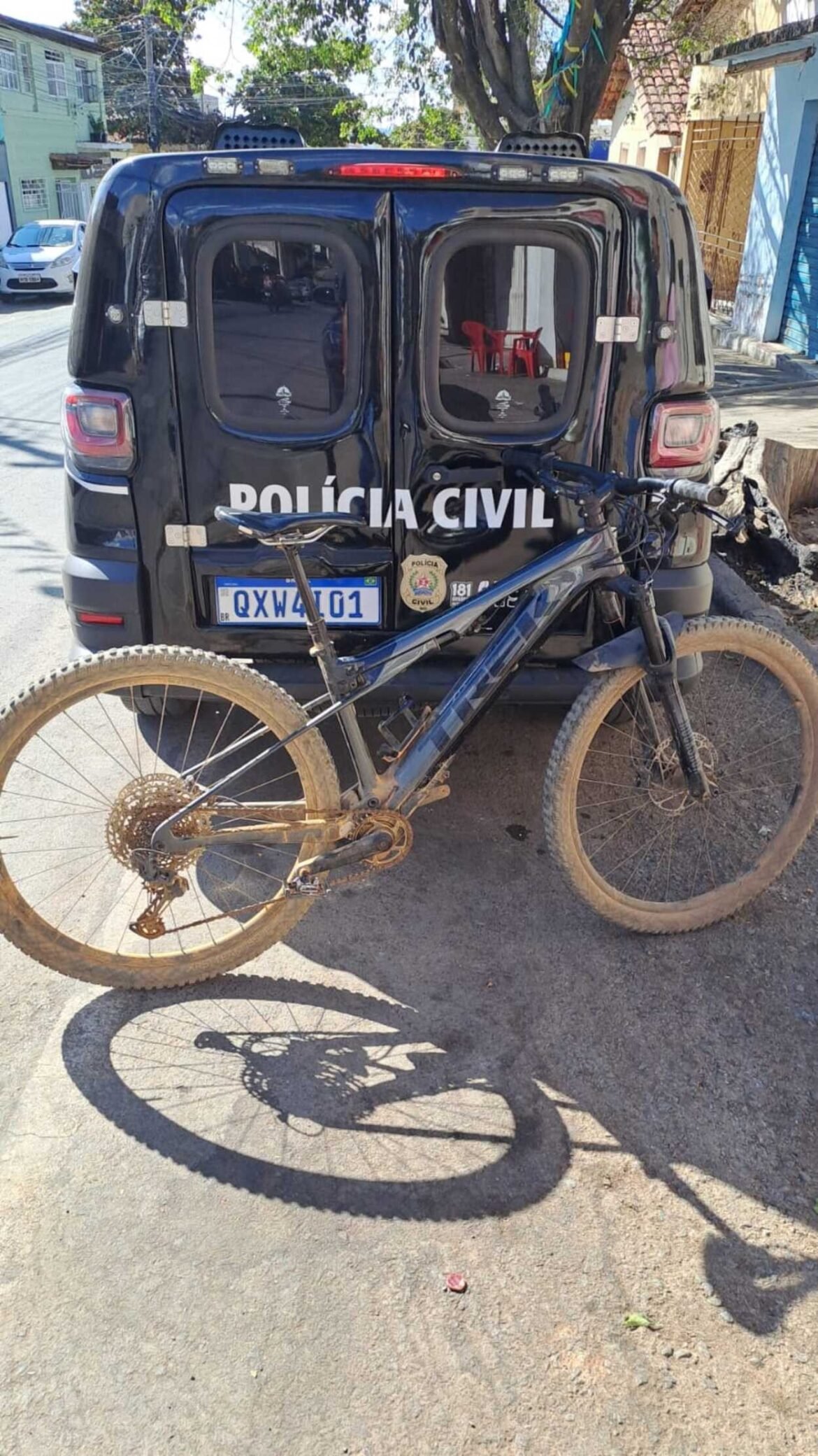 video:-bicicleta-avaliada-em-r$-49-mil-e-recuperada-pela-policia-apos-furto-em-montes-claros