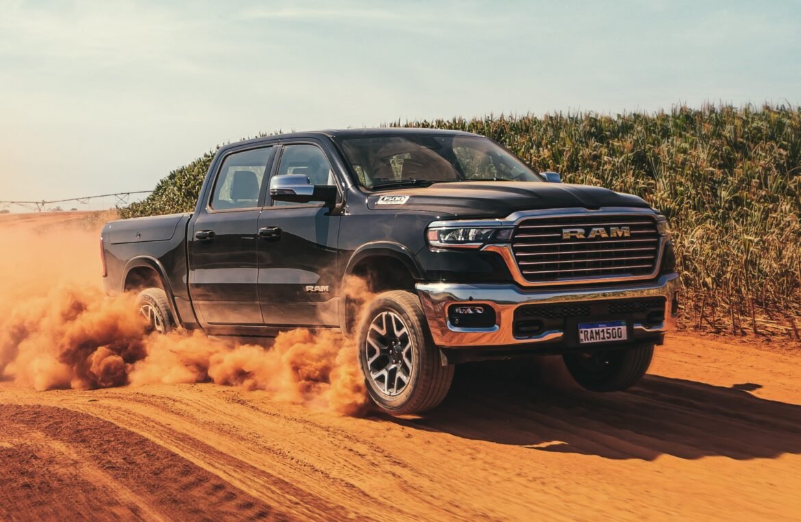 ram-faz-recall-em-1,5-milhao-de-unidades-da-1500-por-falha-nos-cintos.-|-g1