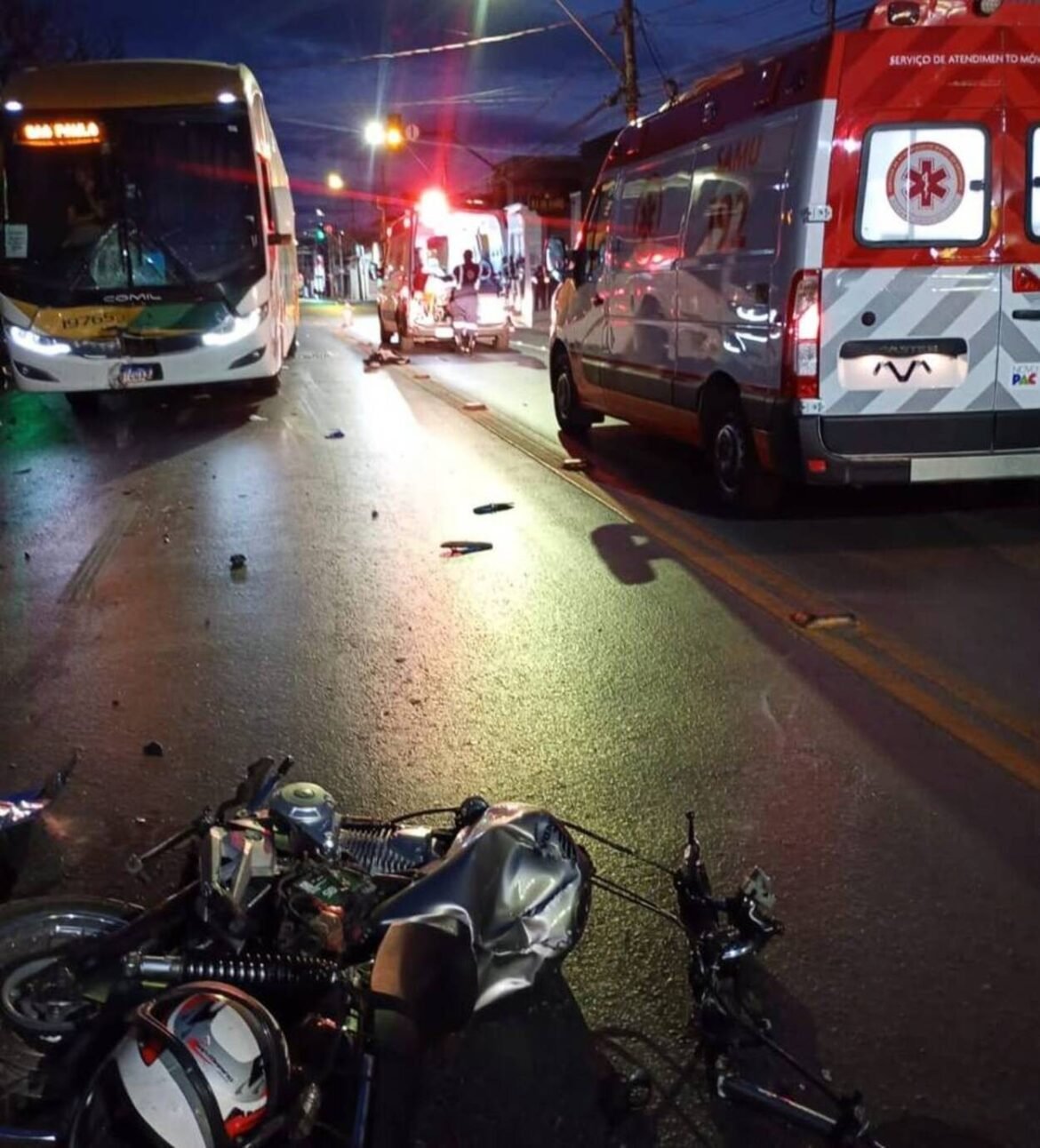 batida-entre-moto-e-onibus-deixa-um-homem-morto-e-outro-gravemente-ferido-em-montes-claros