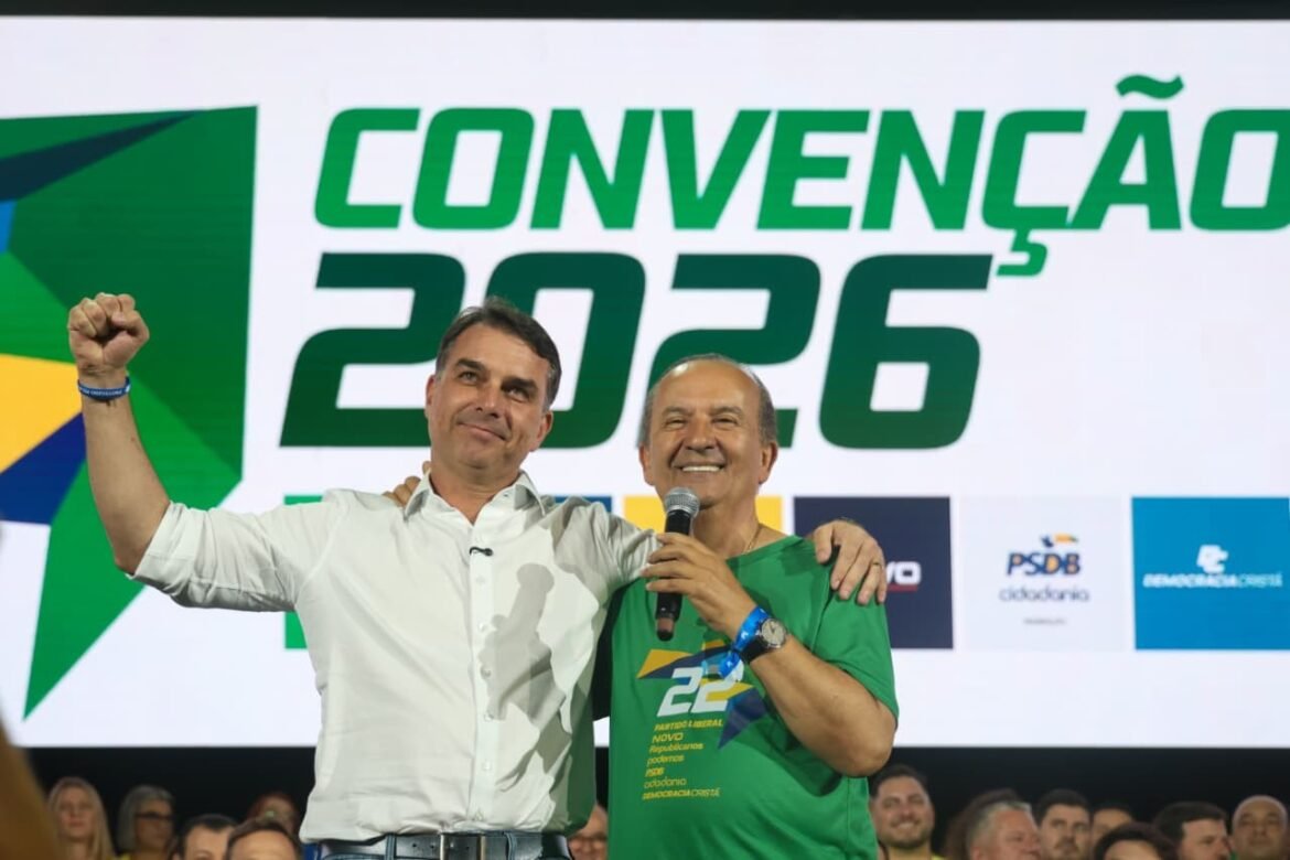 convencao-do-pl-em-sc-tem-pedido-de-voto-de-flavio-bolsonaro;-lei-eleitoral-preve-propaganda-somente-a-partir-de-16-de-agosto