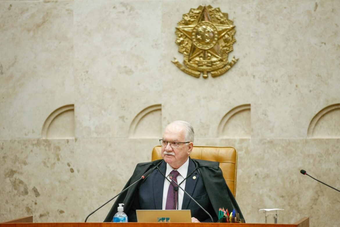 criticas-ao-stf-fortalecem-a-democracia-e-nao-fragilizam-a-instituicao,-diz-fachin