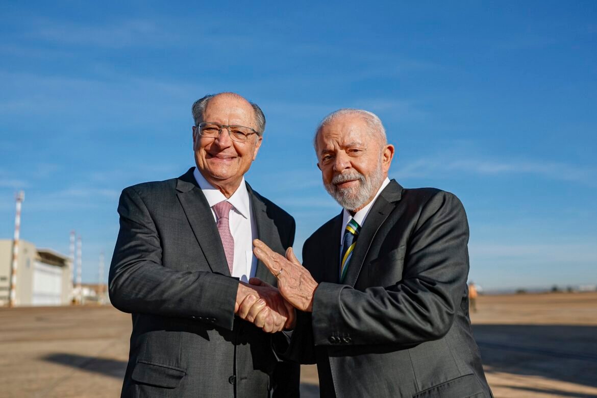 lula-declara-r$-4,8-milhoes-em-bens-ao-tse;-alckmin-informa-r$-3,3-milhoes