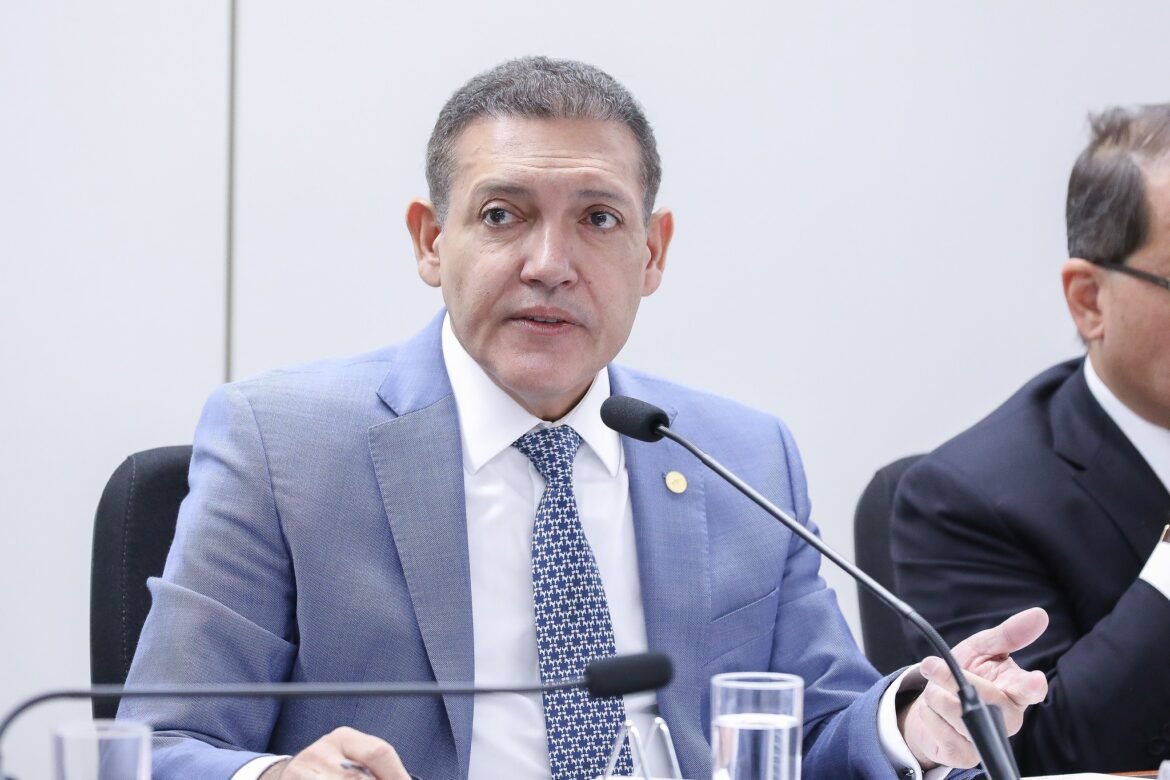tse-cria-orgao-para-monitorar-fake-news-e-uso-indevido-de-ia-nas-eleicoes