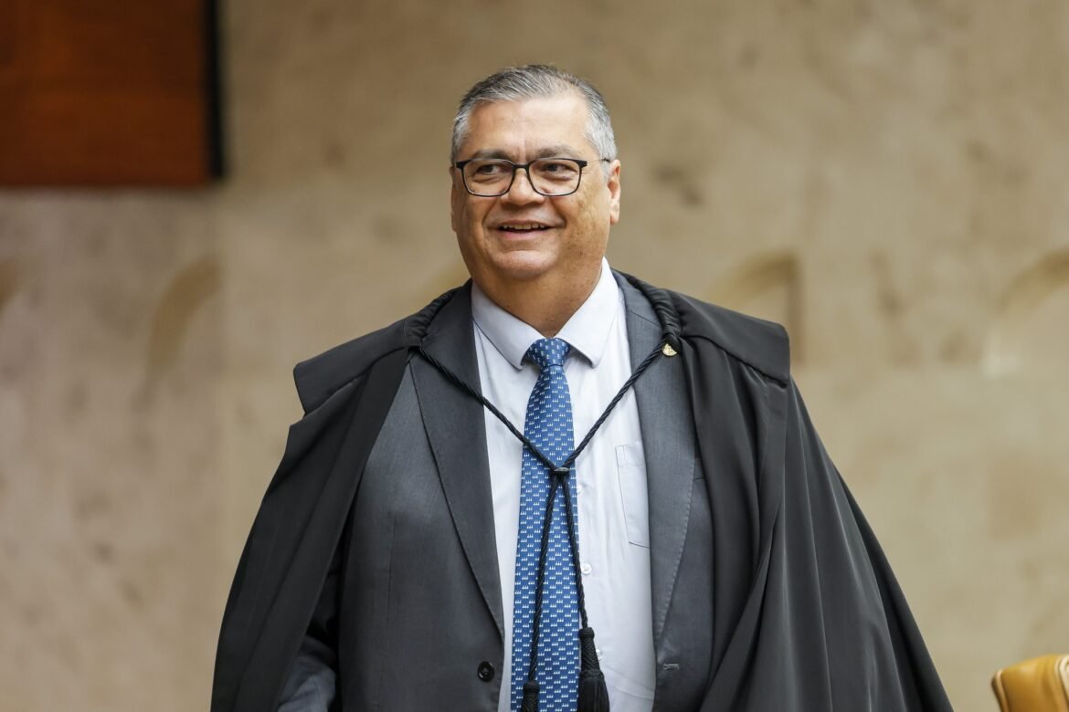 dino-pede-vista-e-adia-conclusao-de-julgamento-sobre-a-ilegalidade-do-jogo-do-bicho,-de-bingos-e-caca-niqueis