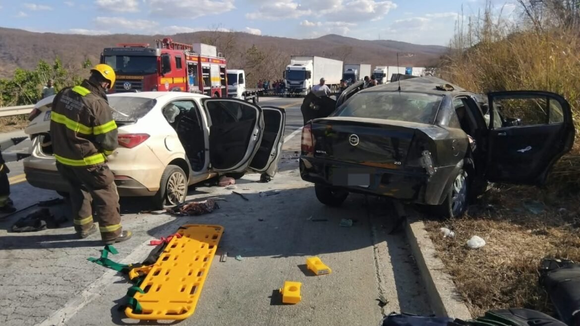 identificados-os-sete-mortos-em-acidente-na-br-251;-motorista-nao-era-habilitado-e-usava-tornozeleira,-diz-pc