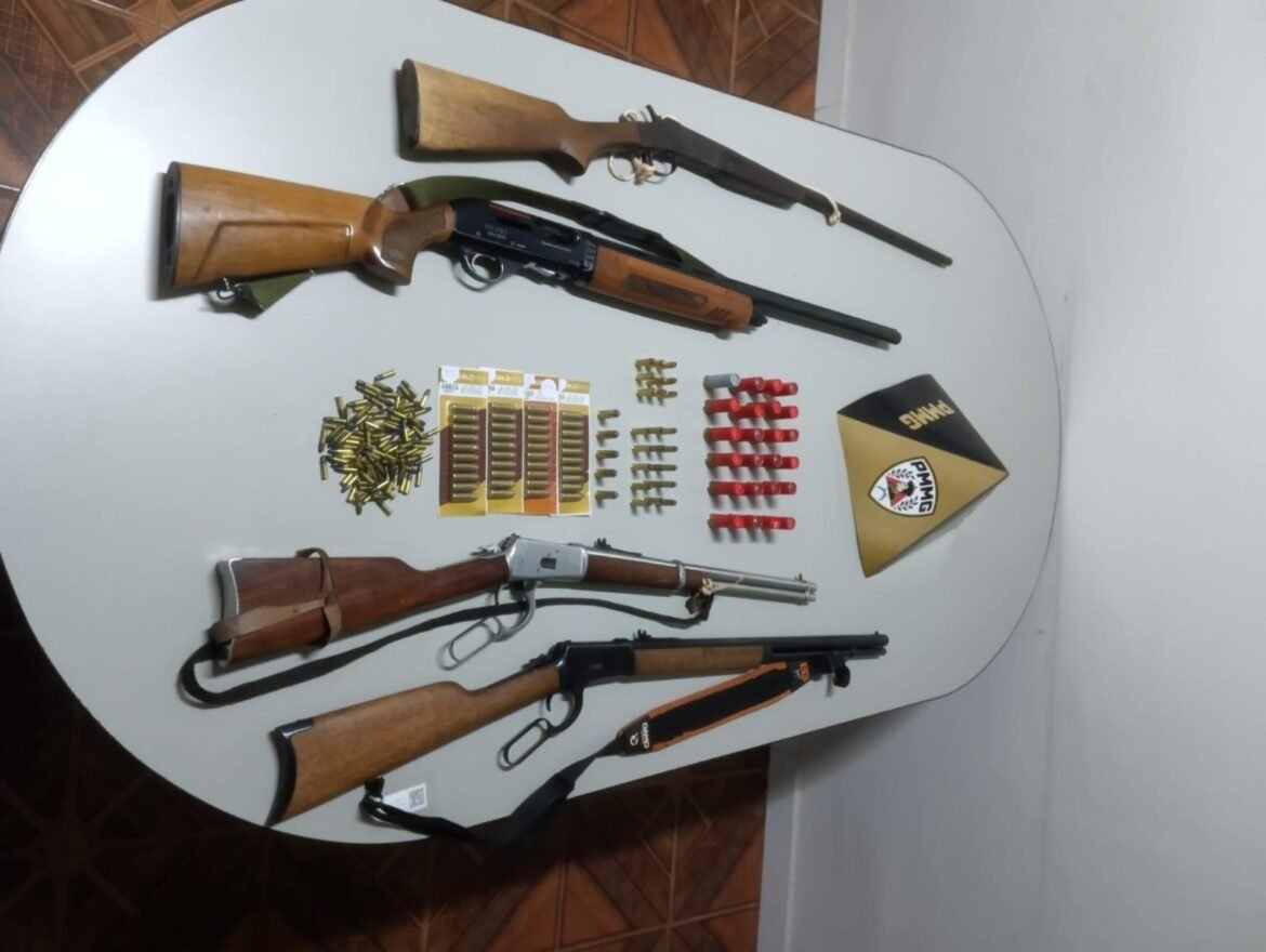preso-com-arma-em-caminhonete,-homem-diz-a-policia-que-se-deslocava-para-cacar-javalis-em-mg