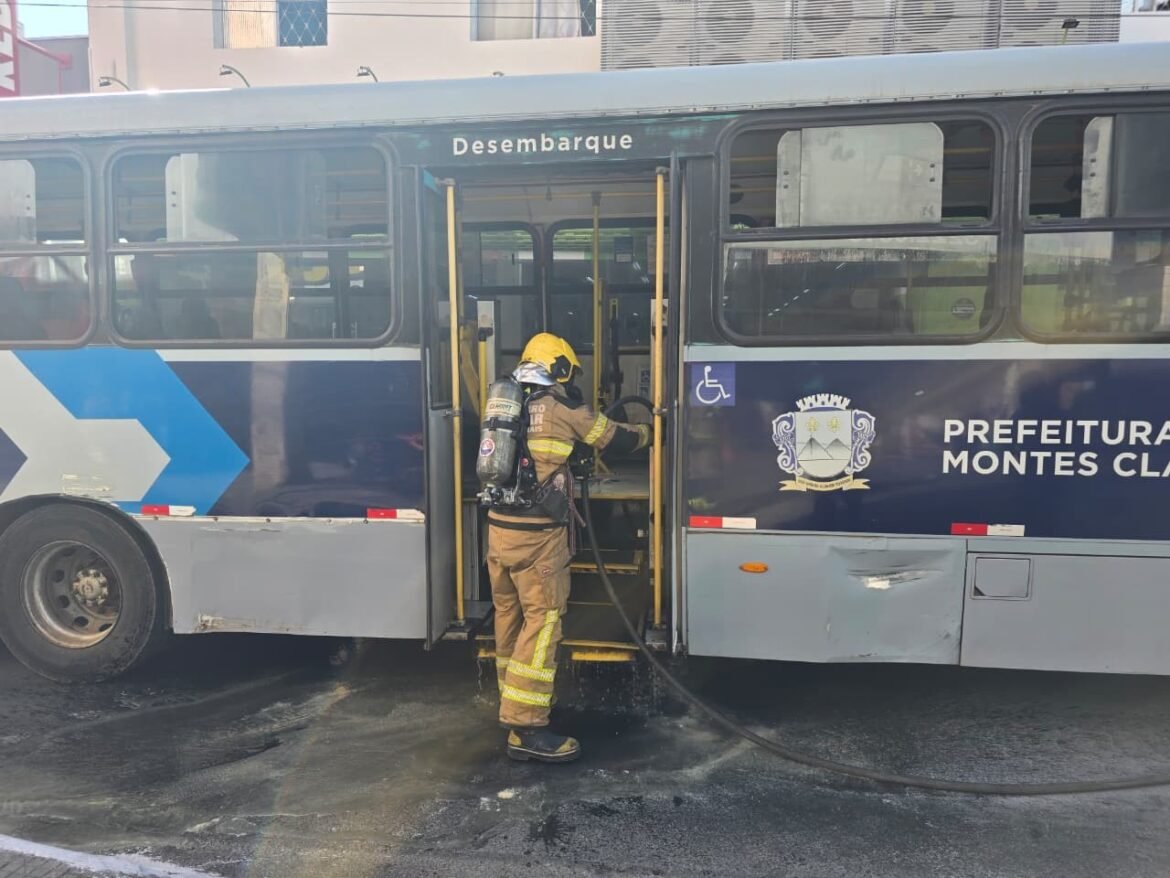 incendio-atinge-onibus-do-transporte-coletivo-no-centro-de-montes-claros