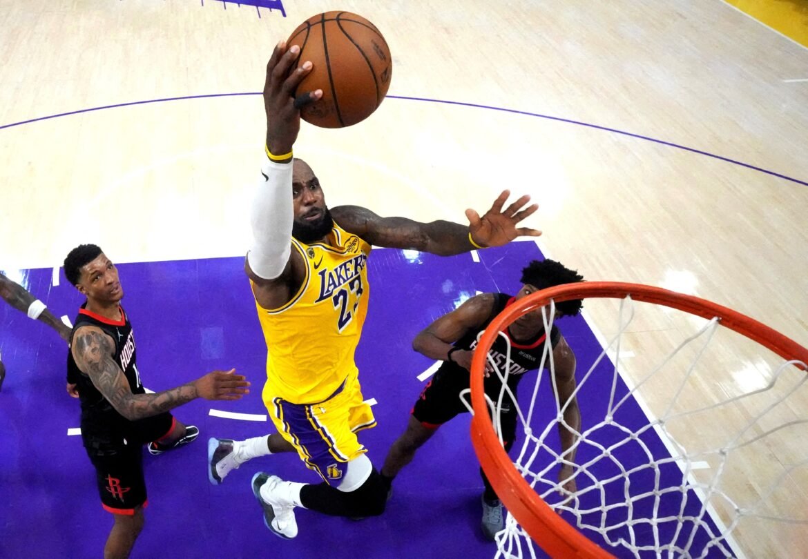 ex-ceo-da-disney-e-empresario-compram-los-angeles-lakers-por-us$-12,5-bilhoes-|-g1