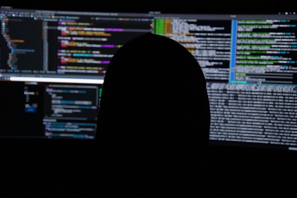 grupo-de-hackers-diz-ter-roubado-dados-de-quase-50-empresas-globais-|-g1