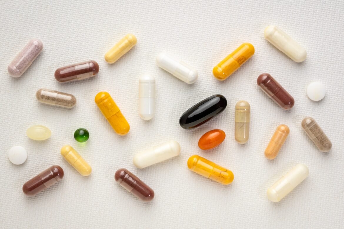 anvisa-proibe-suplementos-alimentares-por-substancias-irregulares-e-falhas-na-fabricacao;-veja-marcas