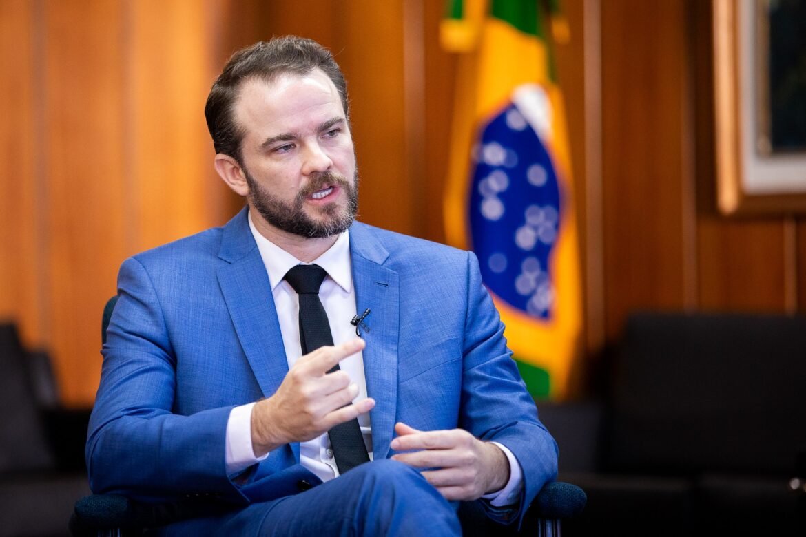 ministro-da-fazenda-espera-retomada-da-relacao-com-os-estados-unidos-apos-eleicoes-e-diz-que-brasil-nao-se-dobra-|-g1