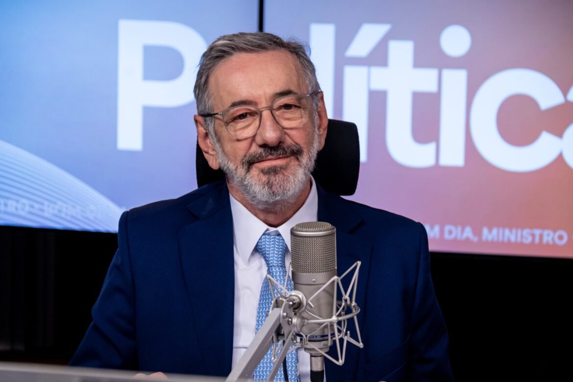 ministro-do-desenvolvimento-diz-que-tarifaco-dos-eua-e