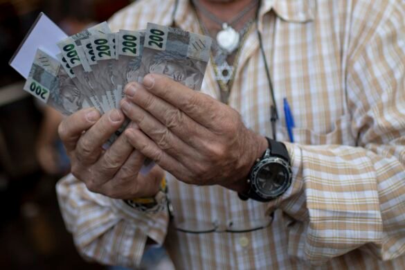 salario-minimo-2027:-governo-eleva-projecao-para-r$-1.741-|-g1
