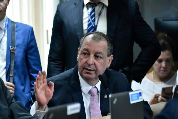 fim-da-escala-6×1:-relator-no-senado-propoe-transicao-de-ate-um-ano-|-g1