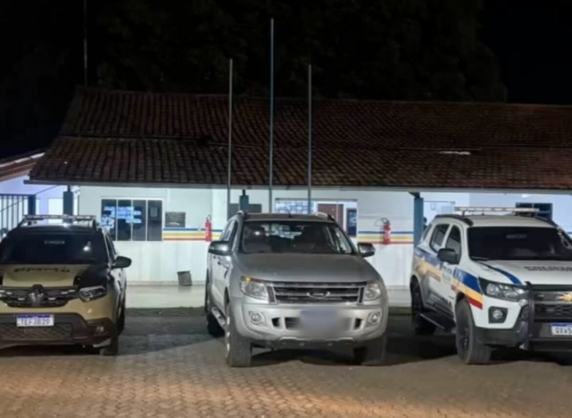 pm-prende-quatro-homens-e-recupera-caminhonete-roubada-em-varzea-da-palma
