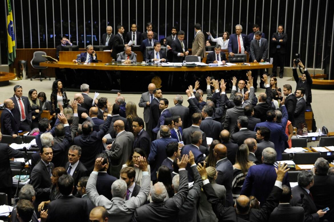 video:-de-onde-sai-o-dinheiro-das-campanhas-politicas?