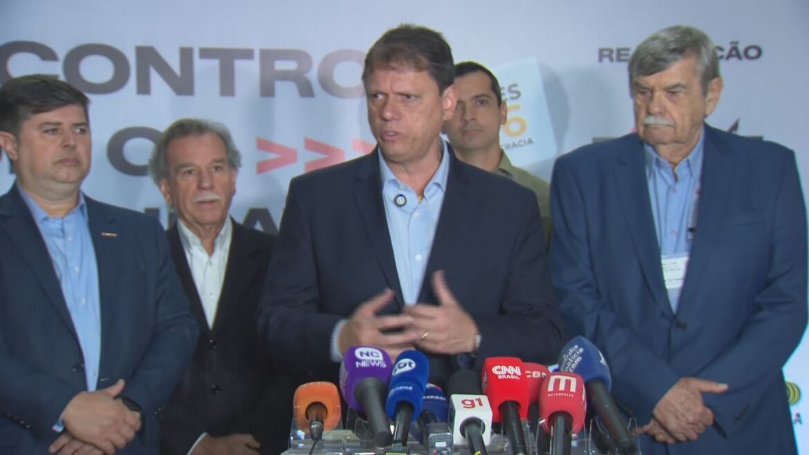 tarcisio-promete-renovar-beneficio-fiscal-para-transporte-de-cargas-em-sp-e-defende-pedagio-free-flow