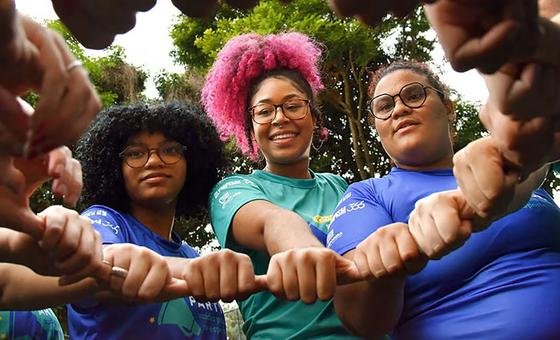 clubes-jovens-no-brasil-fortalecem-autonomia-feminina-para-meninas-e-mulheres