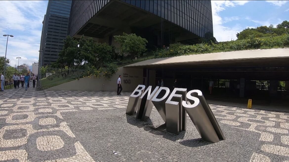 bndes-amplia-credito-para-empresas-afetadas-por-tarifaco-e-guerras-|-g1