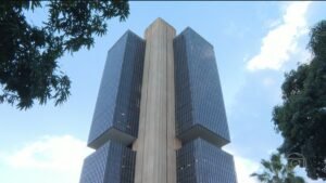 bc-diz-que-endividamento-ainda-pressiona-empresas-e-familias-e-prepara-medidas-|-g1