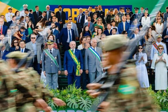 em-meio-a-crise-no-stf,-desfile-de-7-de-setembro-tem-conversas-reservadas-e-encontros-entre-autoridades