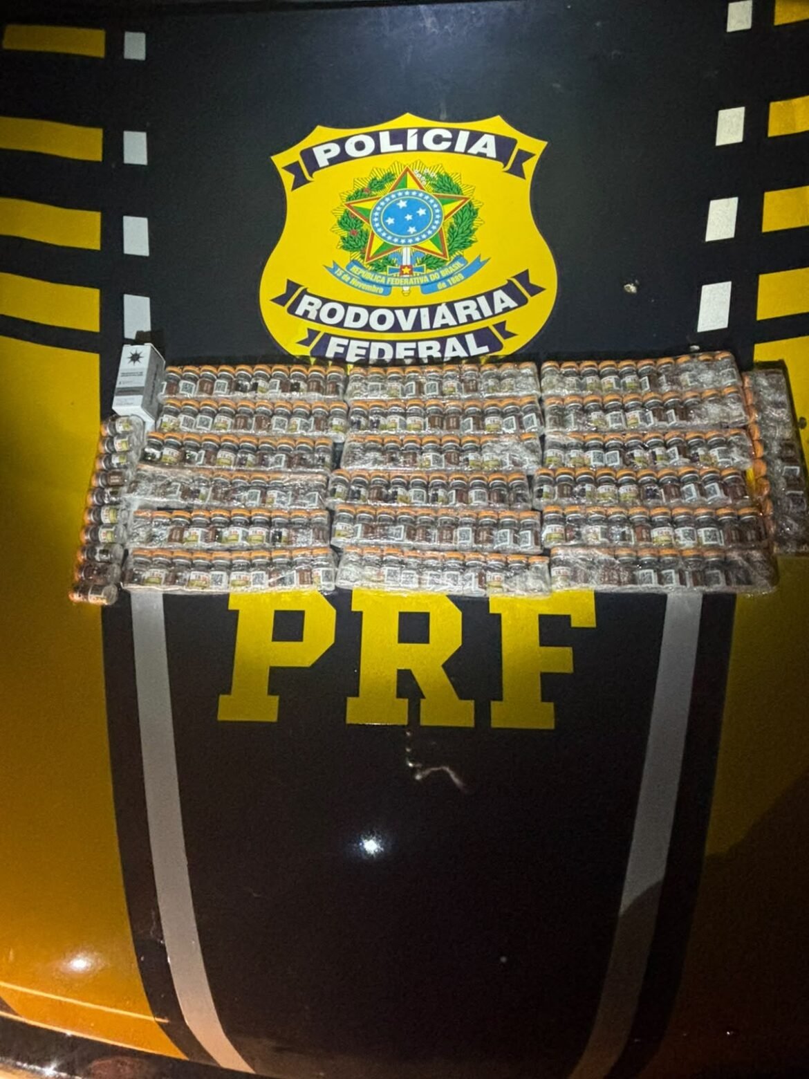 prf-apreende-200-ampolas-de-tirzepatida,-anabolizante-e-cosmeticos-na-br-365,-em-montes-claros