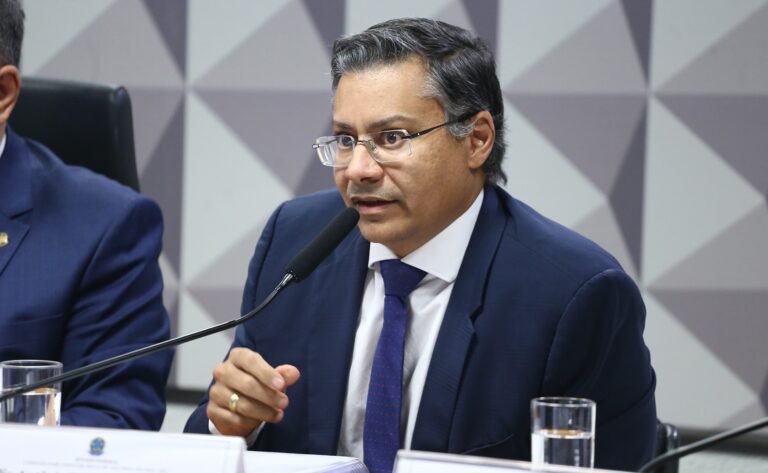 mendonca-manda-soltar-ex-procurador-do-inss-e-determina-uso-de-tornozeleira-eletronica