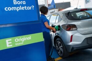 etanol-do-posto-pode-receber-corante-verde-e-gosto-amargo.-|-g1