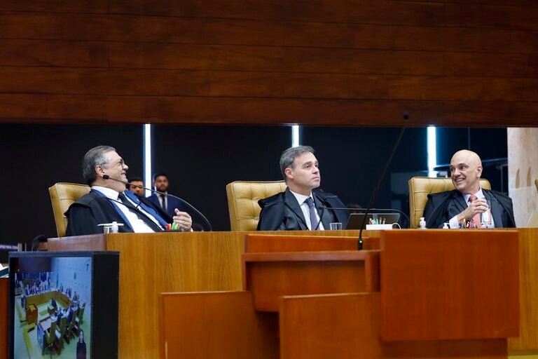 mendonca,-moraes,-dino-e-fachin:-o-stf-em-rota-de-colisao-–-o-assunto-#1801