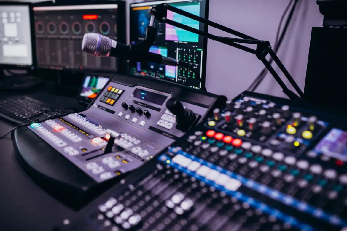 apos-quatro-meses-radio-eldorado-volta-ao-ar-|-g1