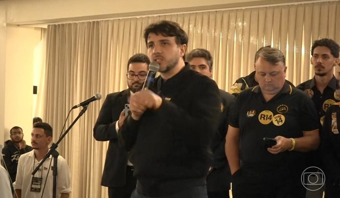 renan-santos-critica-bolsonarismo-em-sc-e-defende-pena-de-30-anos-para-assalto-a-mao-armada
