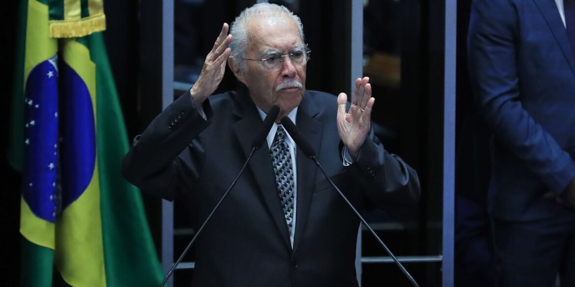 ex-presidente-jose-sarney-e-internado-com-quadro-de-pneumonia