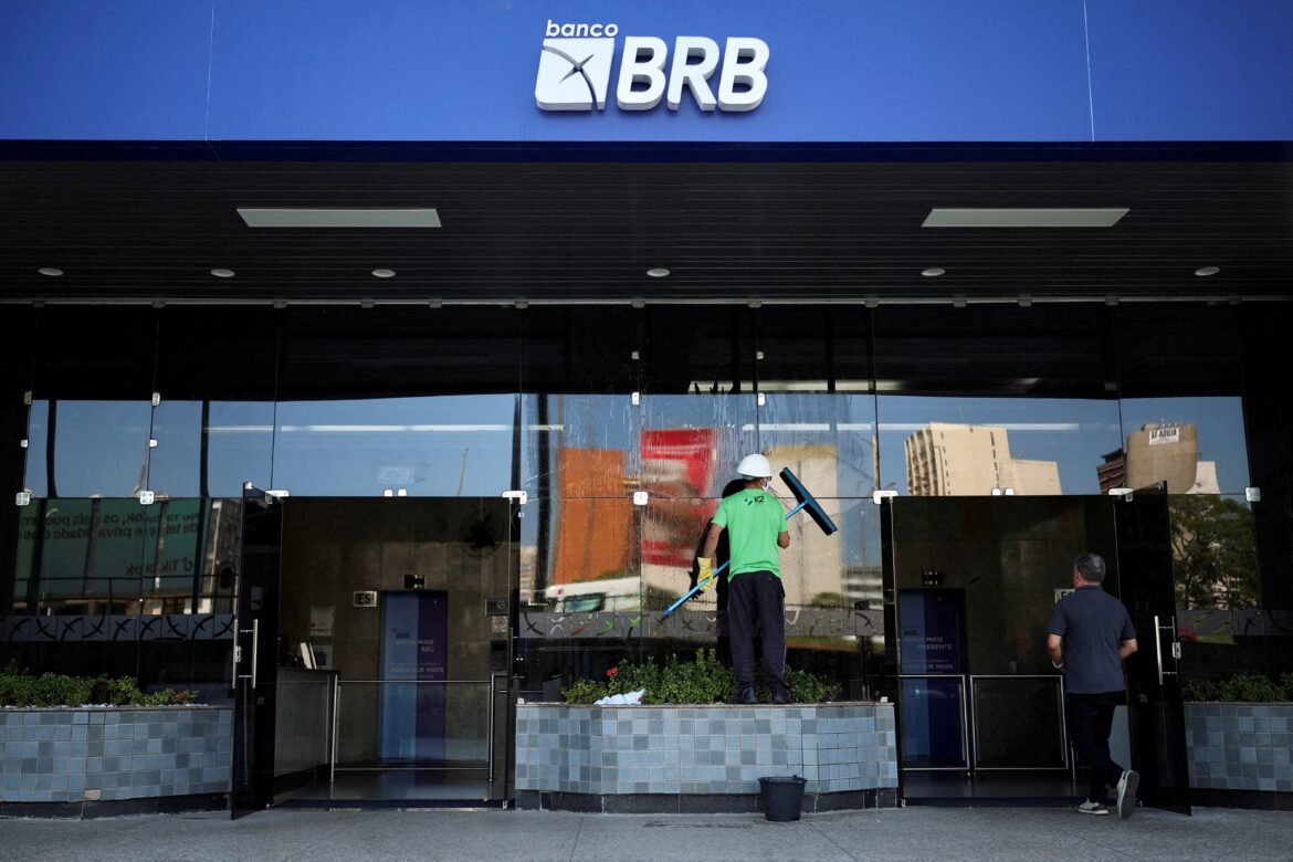 brb-afasta-5-funcionarios-em-investigacao-sobre-o-caso-master-|-g1