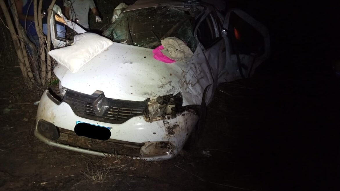 crianca-de-8-anos-morre-e-familia-fica-ferida-em-capotamento-na-mgc-496
