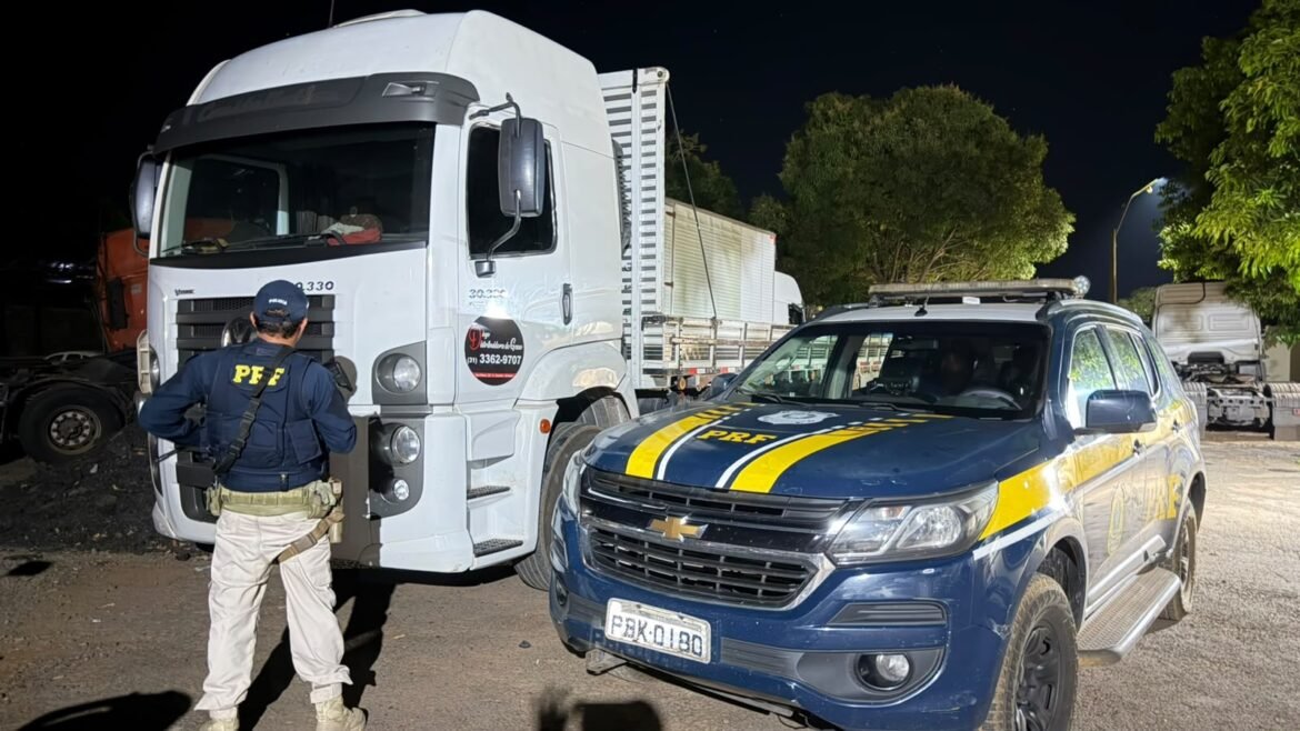 ao-ser-preso-com-caminhao-furtado,-motorista-diz-ter-recebido-r$-2-mil-para-transportar-veiculo-de-betim-a-salinas