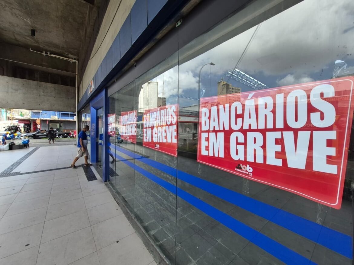 caixa-e-bancarios-negociam-nesta-quarta;-greve-continua-|-g1